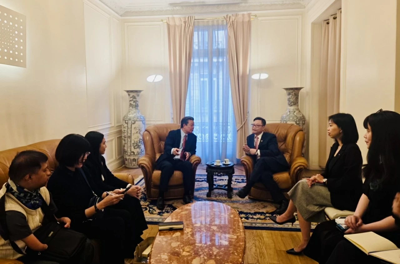 Ambassador Trinh Duc Hai welcomes delegation from Association for Victims of Agent Orange/Dioxin