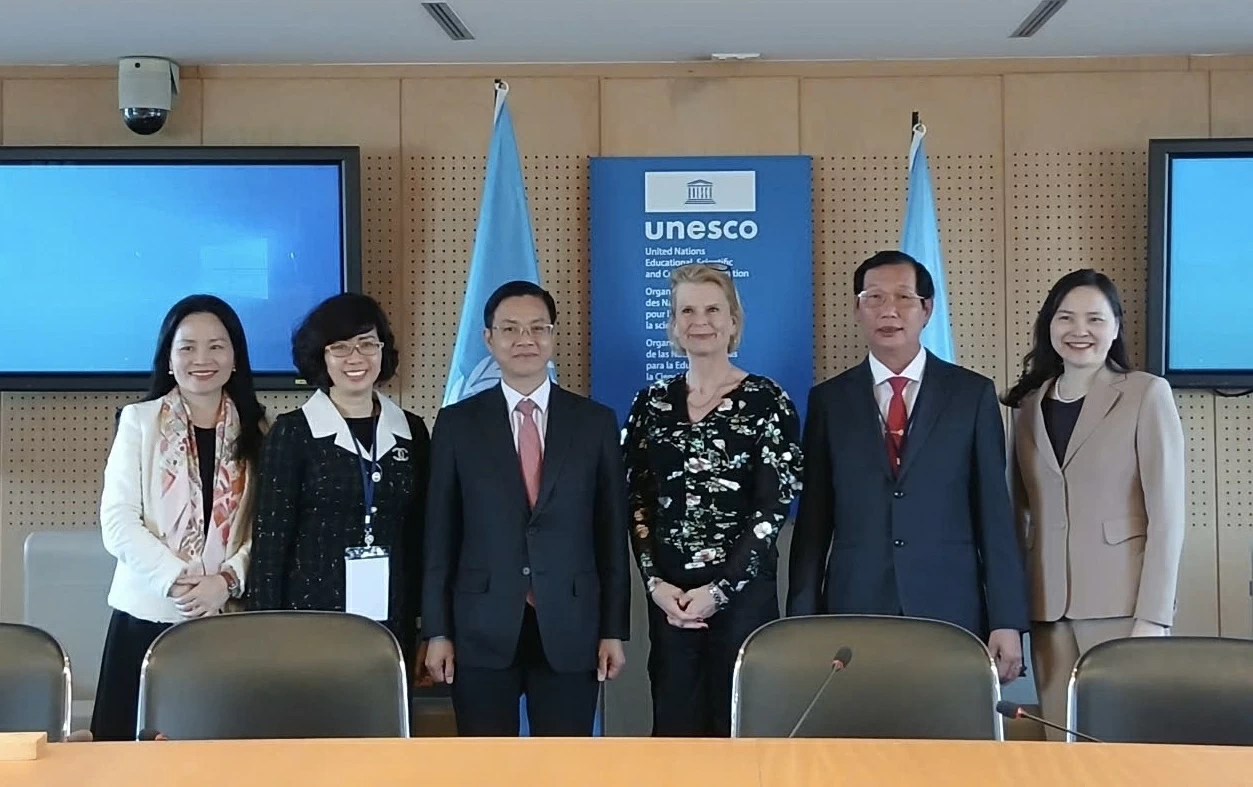 Towards 50 Years of Vietnam - UNESCO Relations: Affirming the role of a reliable partner Towards 50 Years of Vietnam - UNESCO Relations: Affirming the role of a reliable partner