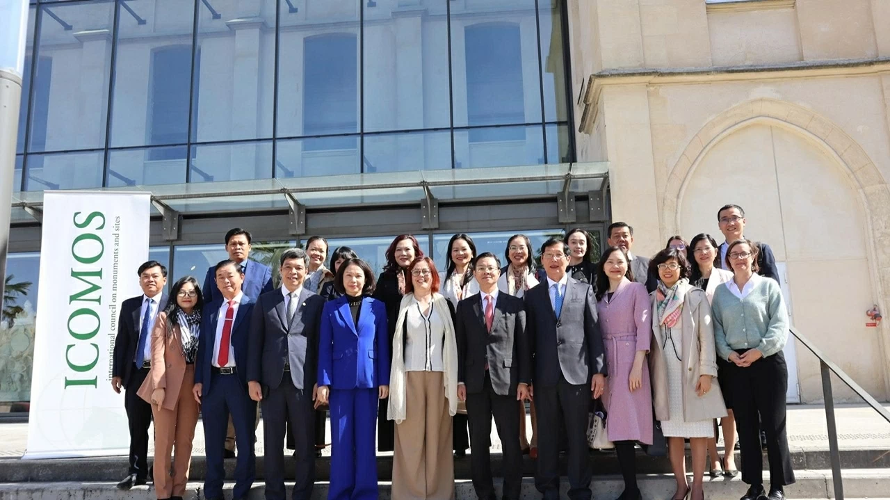 Towards 50 Years of Vietnam - UNESCO Relations: Affirming the role of a reliable partner Towards 50 Years of Vietnam - UNESCO Relations: Affirming the role of a reliable partner