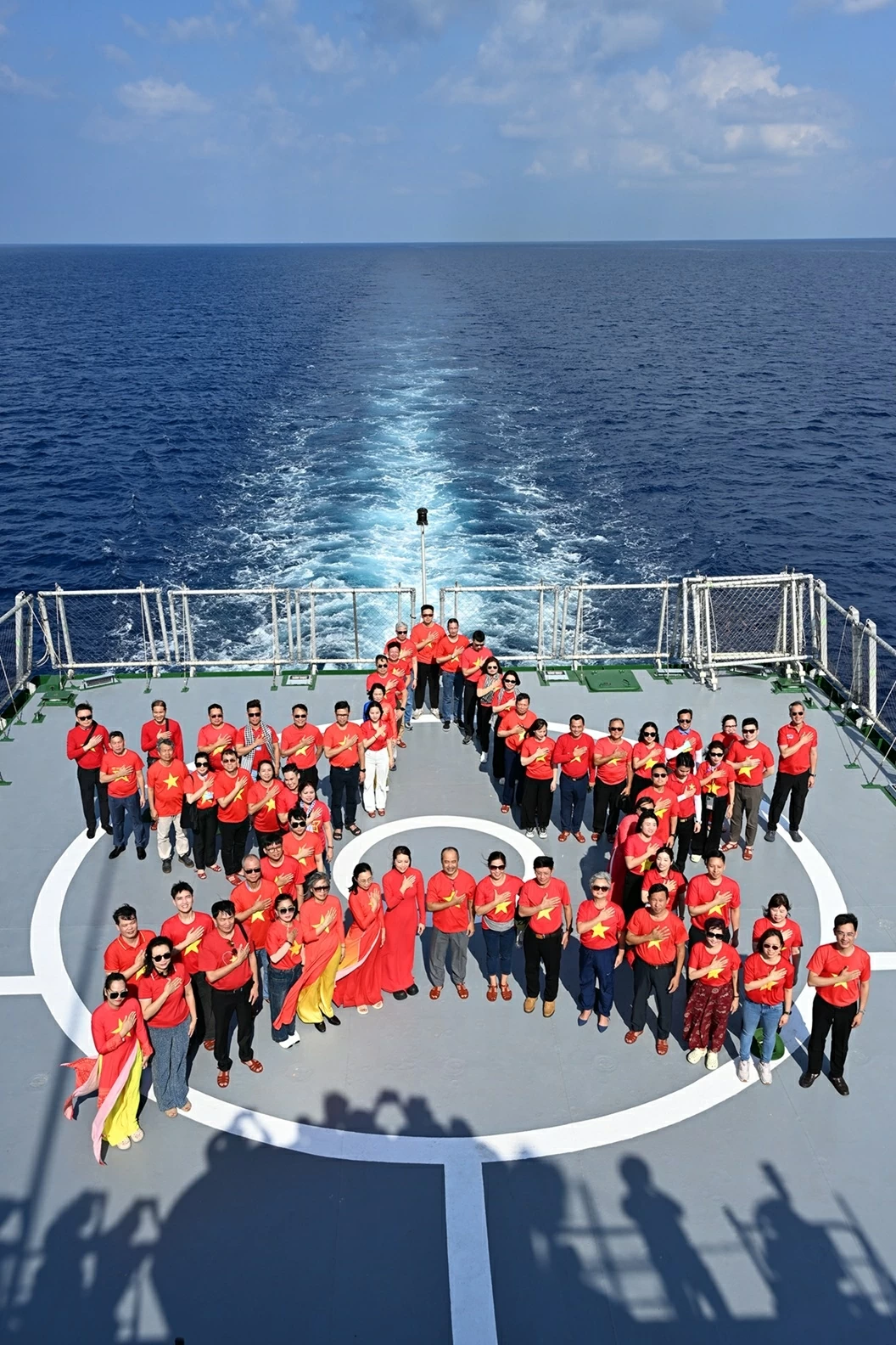 Visit to Truong Sa in 2026: Connecting Overseas Vietnamese with the homeland's islands and seas Visit to Truong Sa in 2026: Connecting Overseas Vietnamese with the homeland's islands and seas