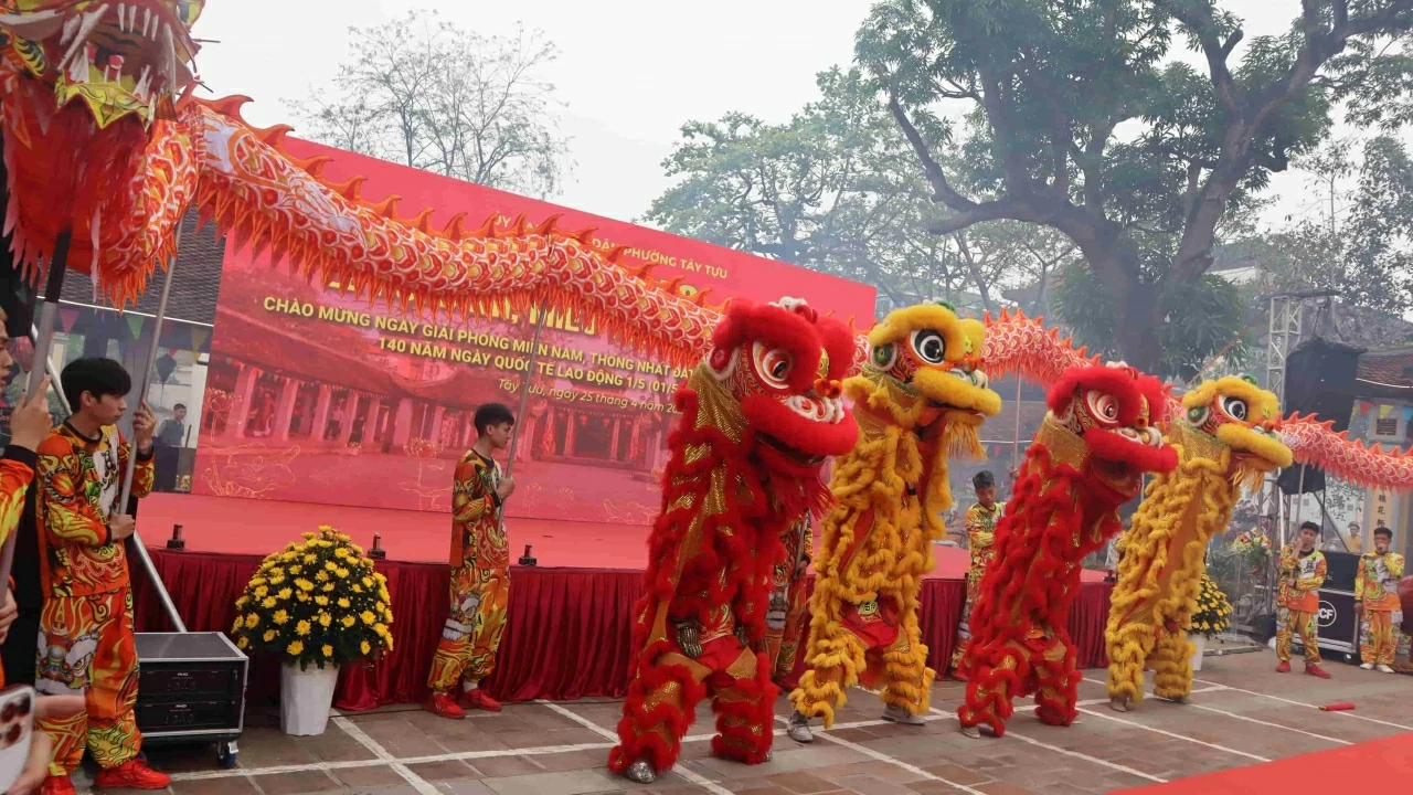Brilliant blossoms mark the opening of Dinh-Mieu Tay Tuu Festival 2026