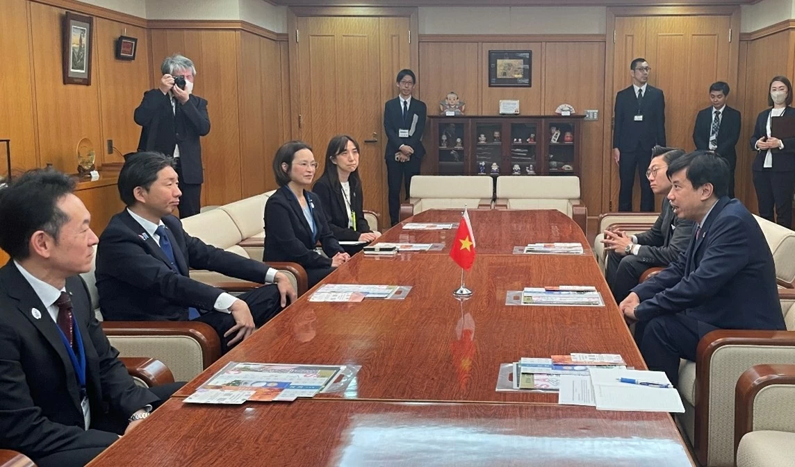 Consul General Nguyen Truong Son pays courtesy calls to Japanese partners upon assuming office in Osaka Consul General Nguyen Truong Son pays courtesy calls to Japanese partners upon assuming office in Osaka