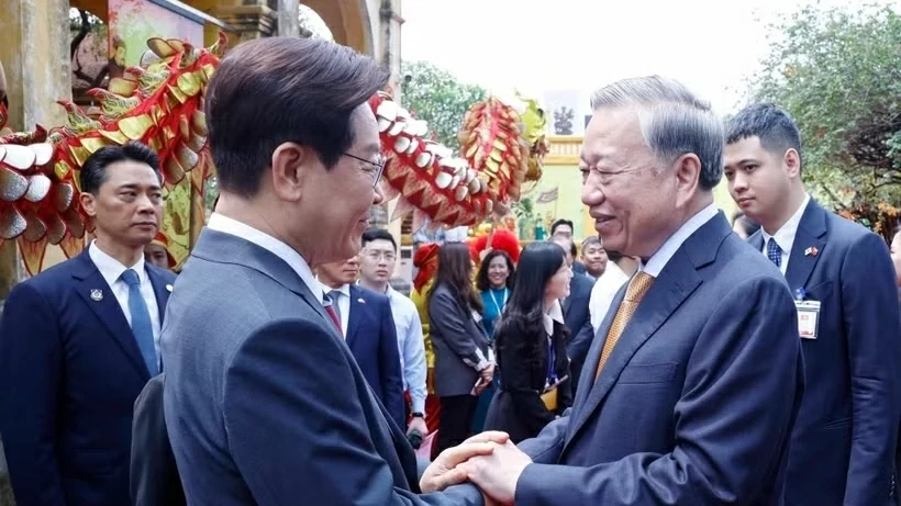 RoK President Lee Jae Myung, spouse conclude state visit to Vietnam
