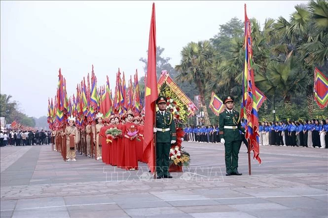 General Secretary, President To Lam offers incense in commemoration of Hung Kings in Phu Tho General Secretary, President To Lam offers incense in commemoration of Hung Kings in Phu Tho