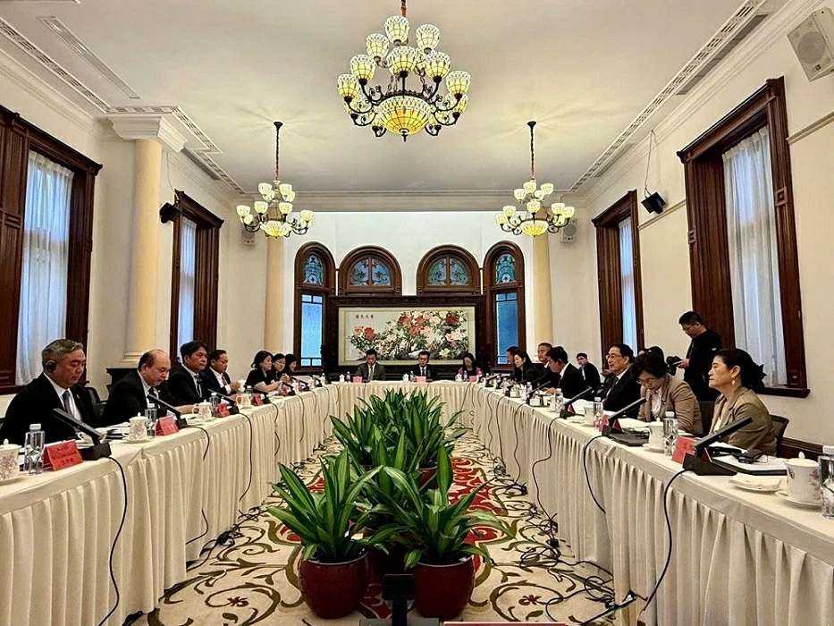 Vietnamese Consul General in Guangzhou attends Guangdong-ASEAN Economic-Trade Exchange Seminar