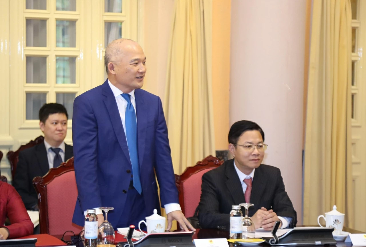 General Secretary, President To Lam presents Appointment Decisions to five Vietnamese Ambassadors General Secretary, President To Lam presents Appointment Decisions to five Vietnamese Ambassadors
