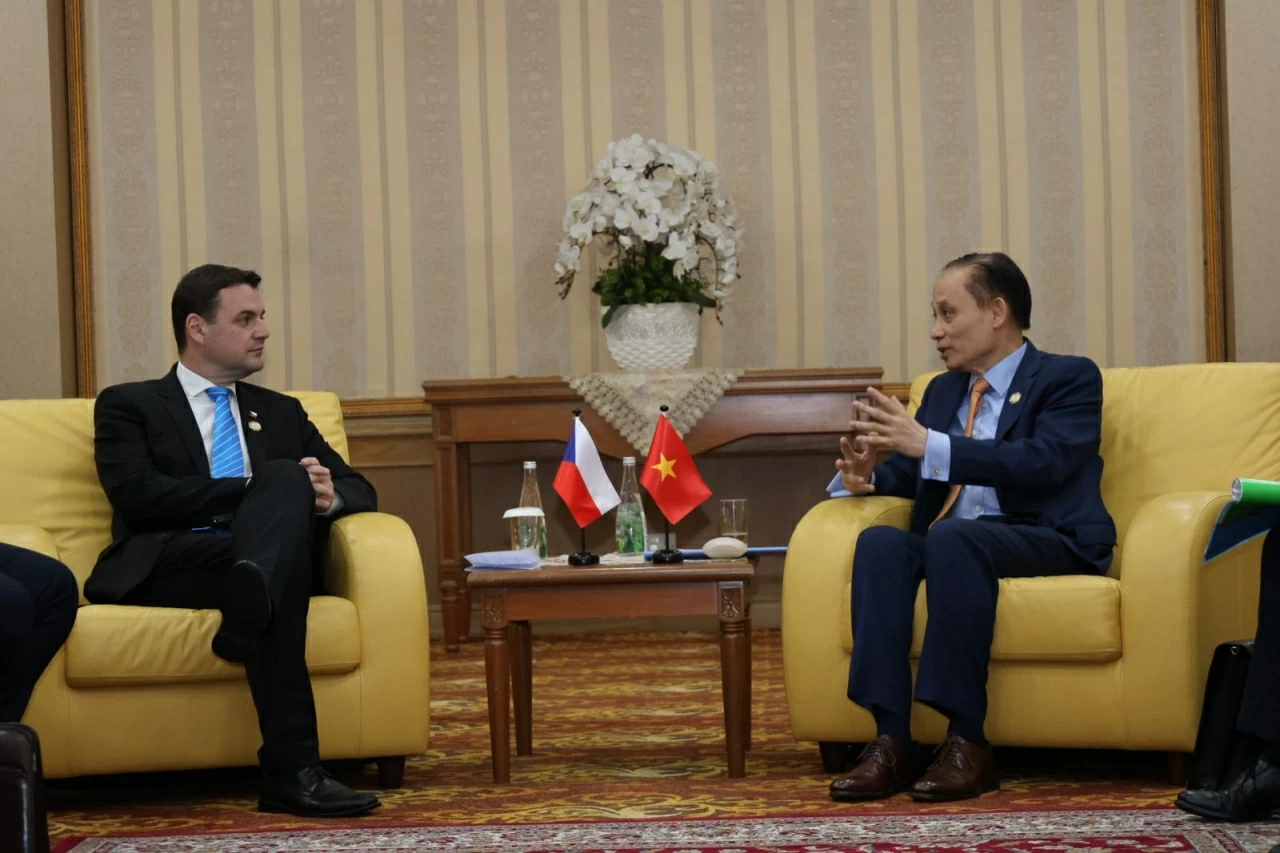 Politburo Member, Foreign Minister Le Hoai Trung holds bilateral meetings at the 25th ASEAN–EU Foreign Ministers' Meeting Politburo Member, Foreign Minister Le Hoai Trung holds bilateral meetings at the 25th ASEAN–EU Foreign Ministers' Meeting