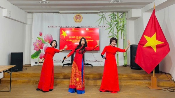 Vietnamese in Romania reflect on their roots, celebrate 51st Anniversary of Southern Liberation