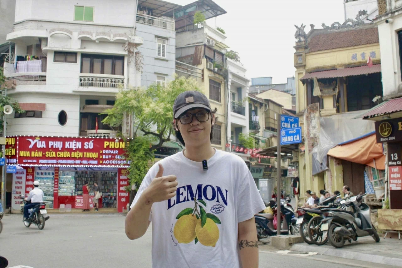 Cyclo 'captivates' international tourists in the heart of Hanoi