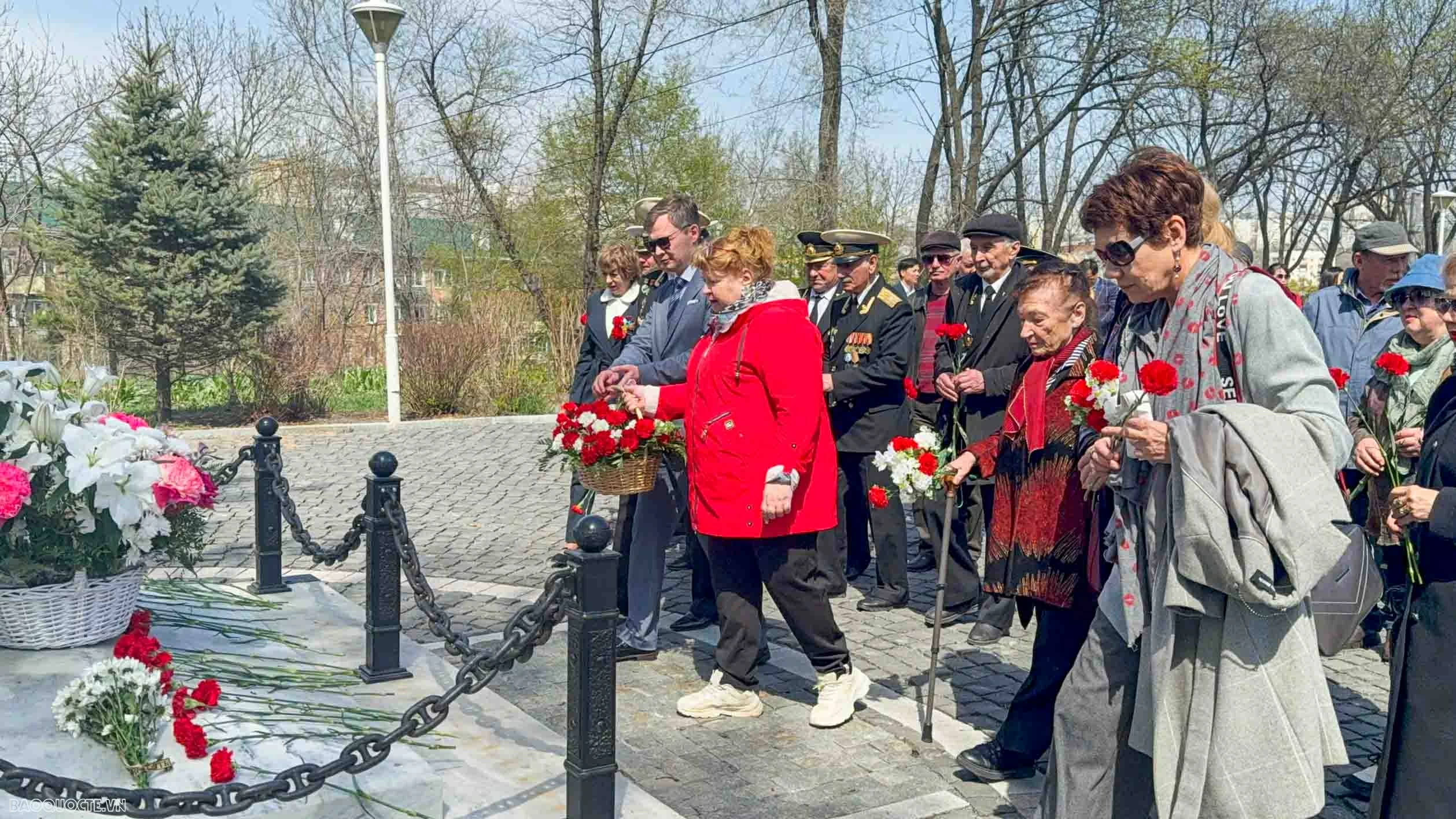 Emotional and proud celebration of the 51st Anniversary of the Liberation of the South in Vladivostok (Russian Federation)