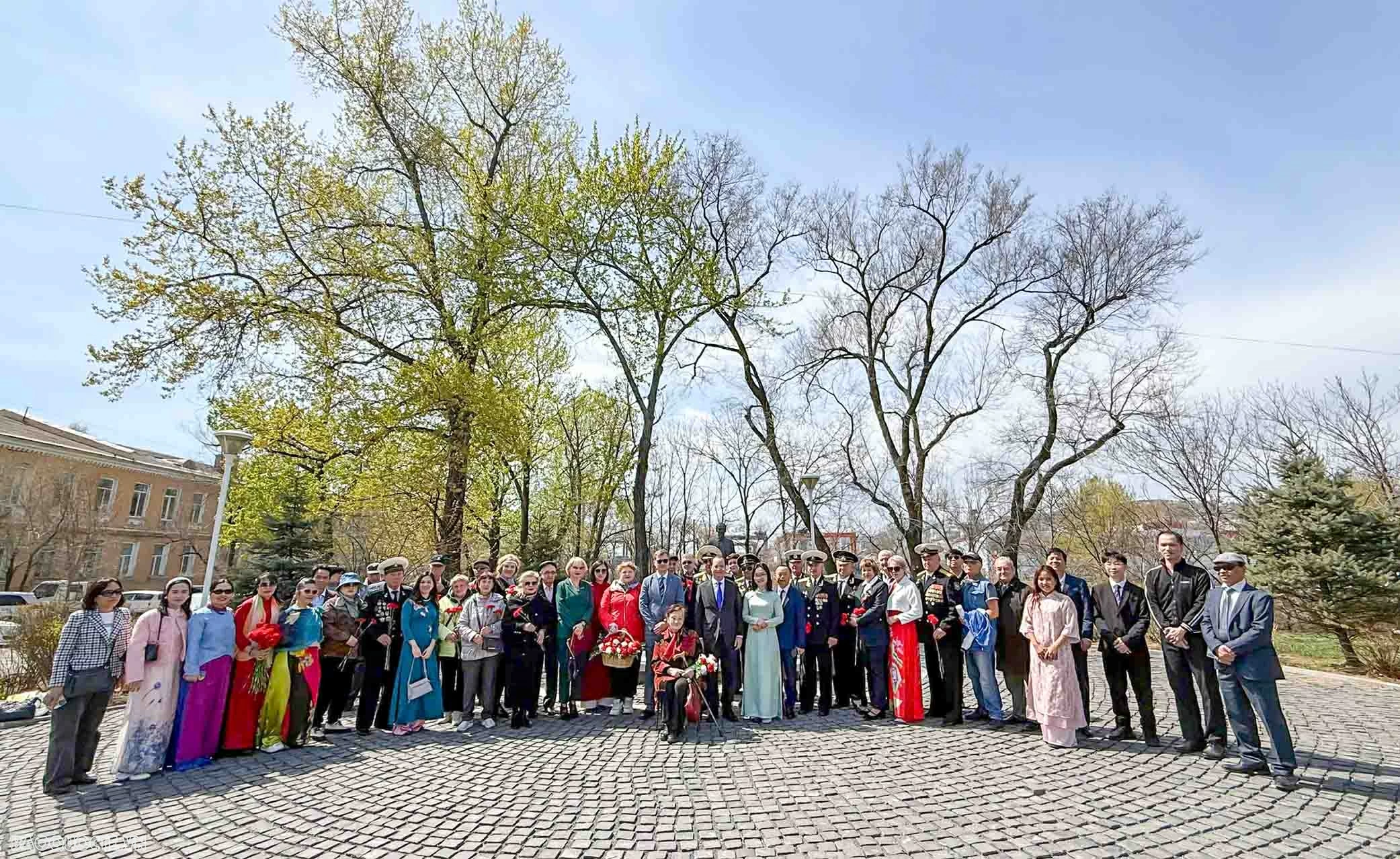 Emotional and proud celebration of the 51st Anniversary of the Liberation of the South in Vladivostok (Russian Federation)