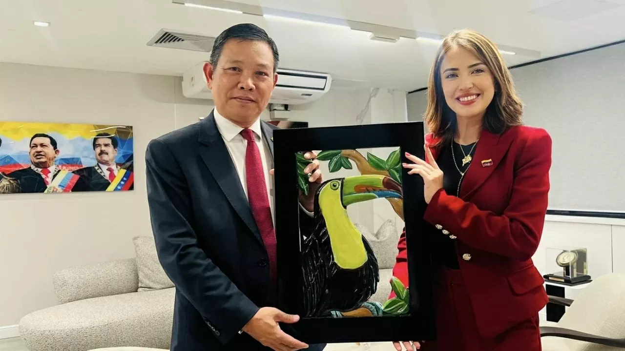 Venezuela praises Vietnam's tourism development orientation