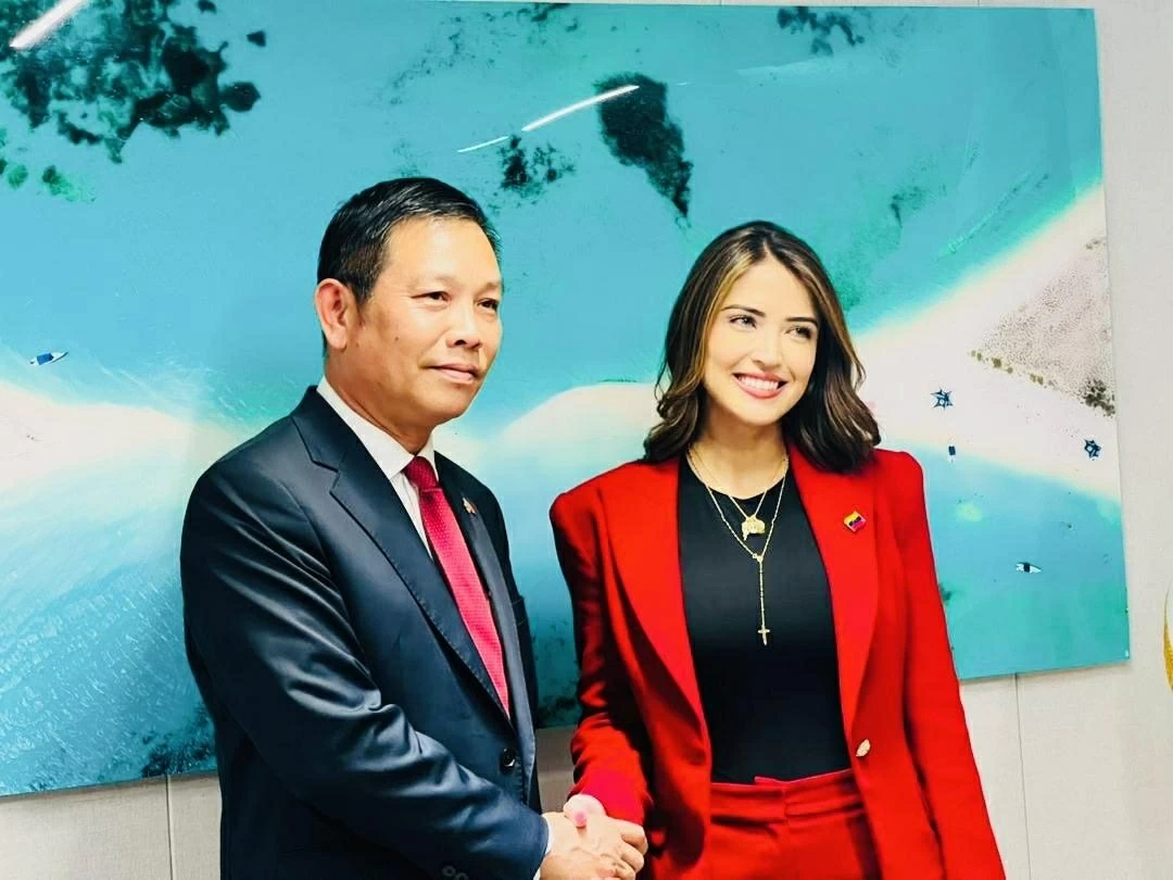 Venezuela praises Vietnam's tourism development orientation