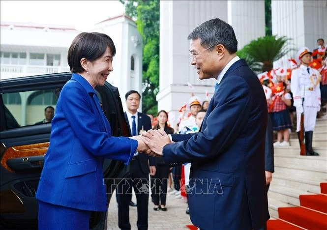 Vietnamese PM Le Minh Hung hosts welcome ceremony for Japanese counterpart Vietnamese PM Le Minh Hung hosts welcome ceremony for Japanese counterpart