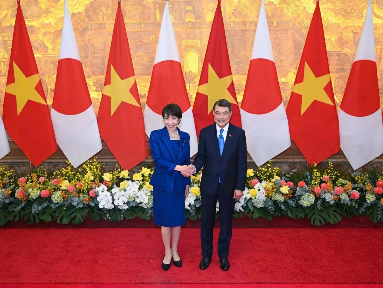 Vietnam, Japan Prime Ministers hold talks, push for more substantive, effective ties