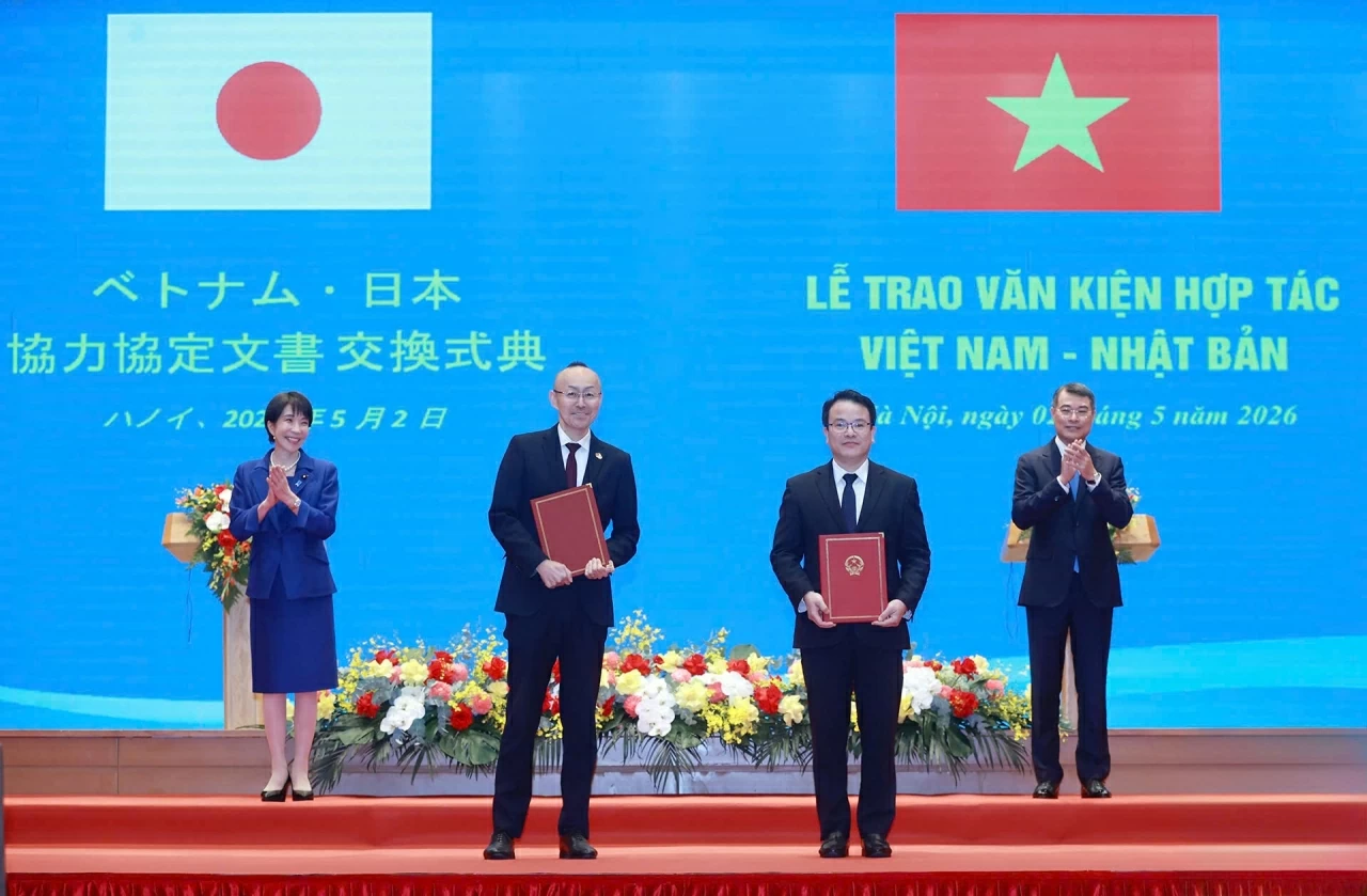 Vietnam and Japan sign six cooperation documents during Prime Minister Takaichi Sanae's visit