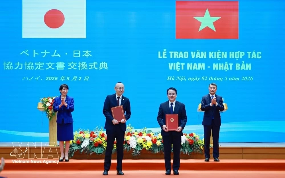 Vietnam, Japan Prime Ministers hold joint press meeting after talks