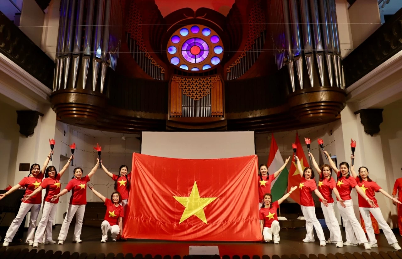 Commemoration of the 136th birth anniversary of President Ho Chi Minh in Hungary: Spreading the ideals of international solidarity