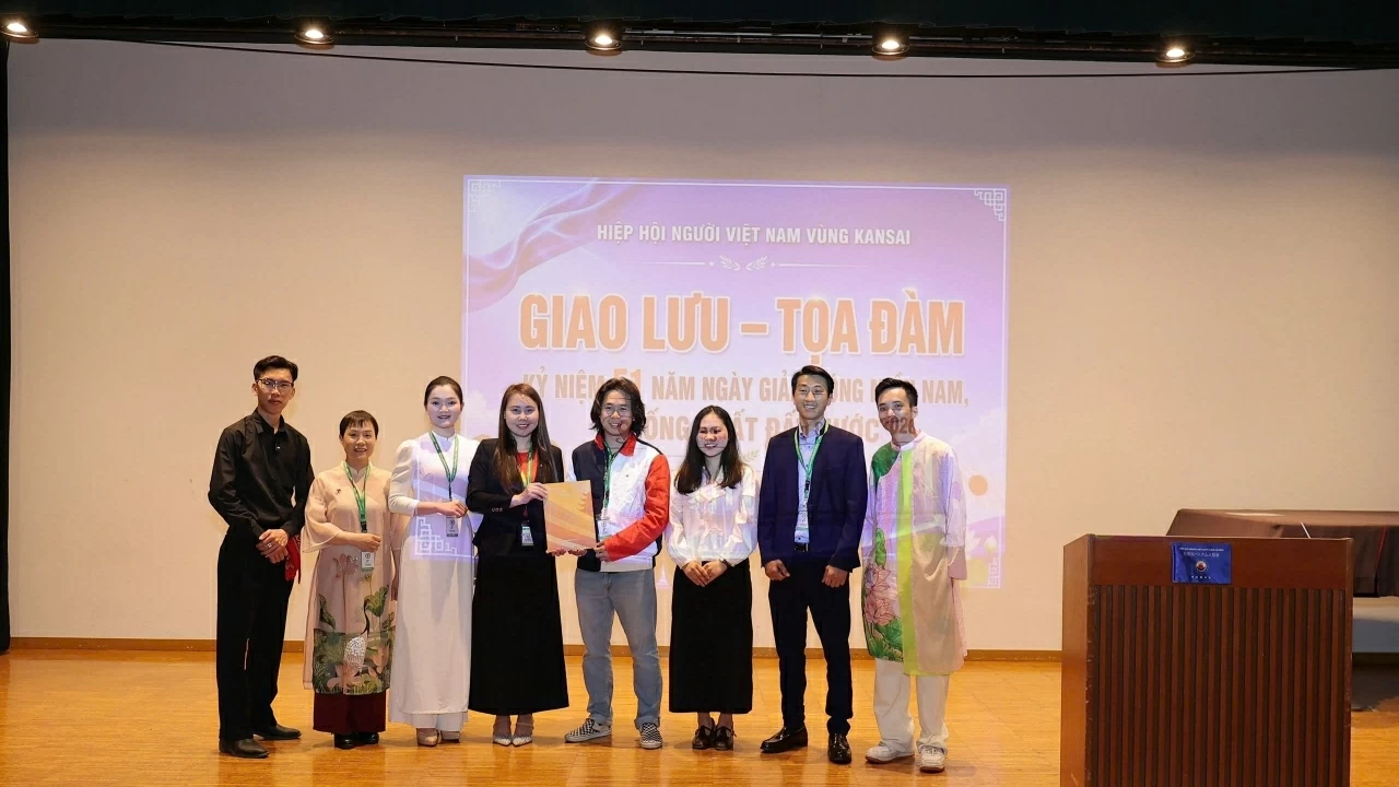 Vietnamese community in Kansai reflects on significance of National Reunification Day