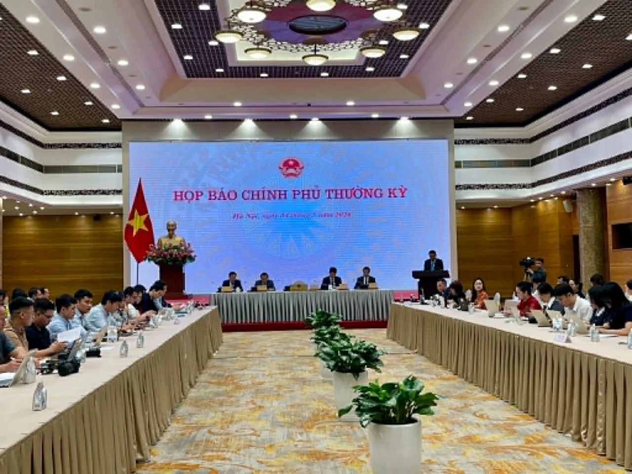 Government’s April Press Conference highlights administrative reform, tackles institutional ‘bottlenecks’