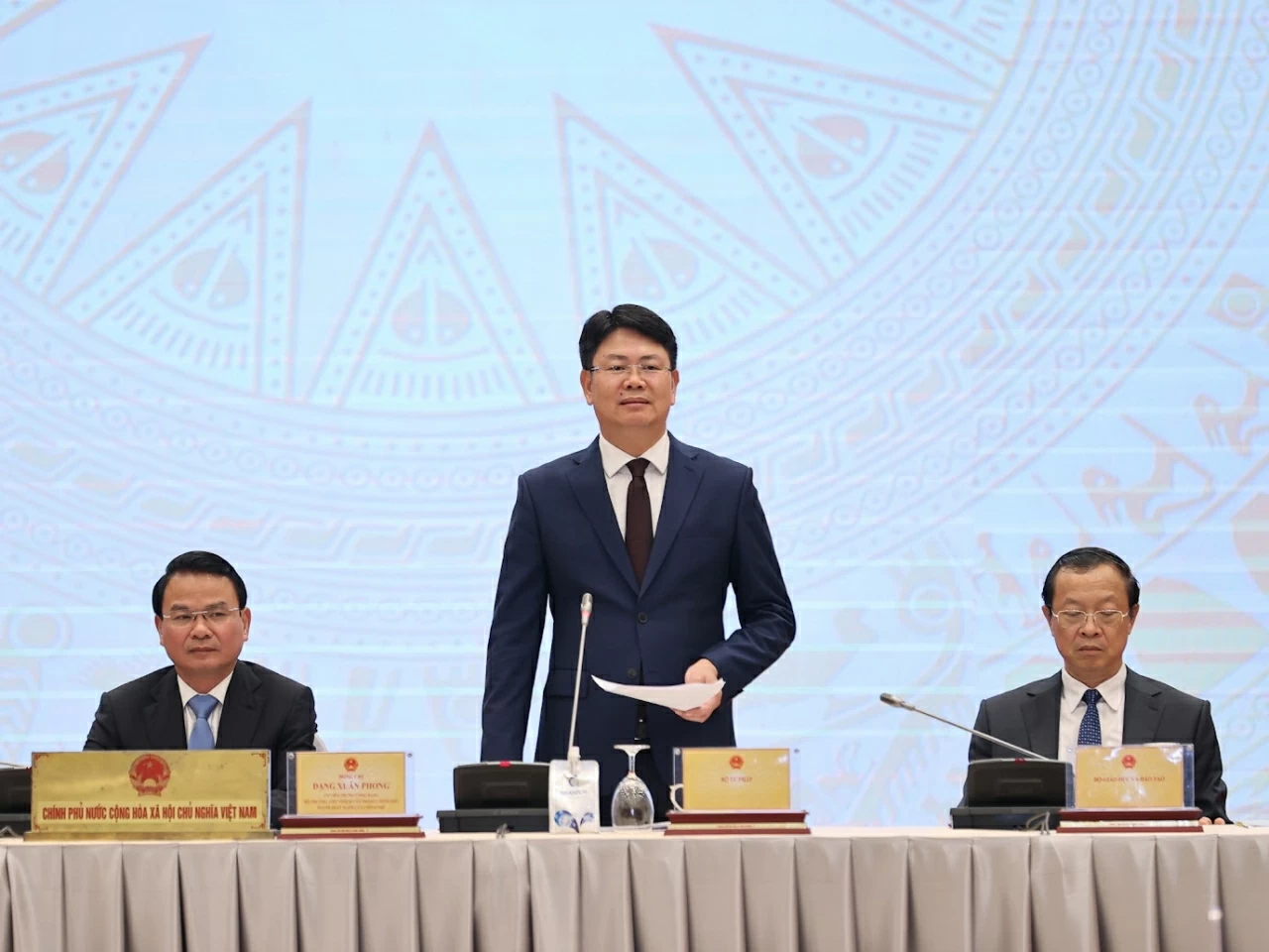 Government’s April Press Conference highlights administrative reform, tackles institutional ‘bottlenecks’