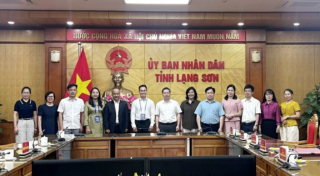 From Truong Sa to the ancestral land and borderlands: A journey home
