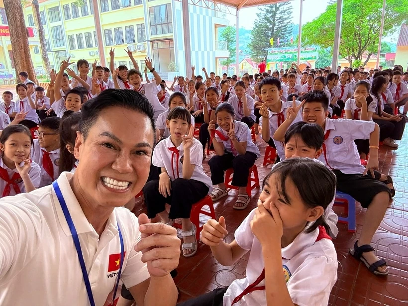 From Truong Sa to the ancestral land and borderlands: A journey home