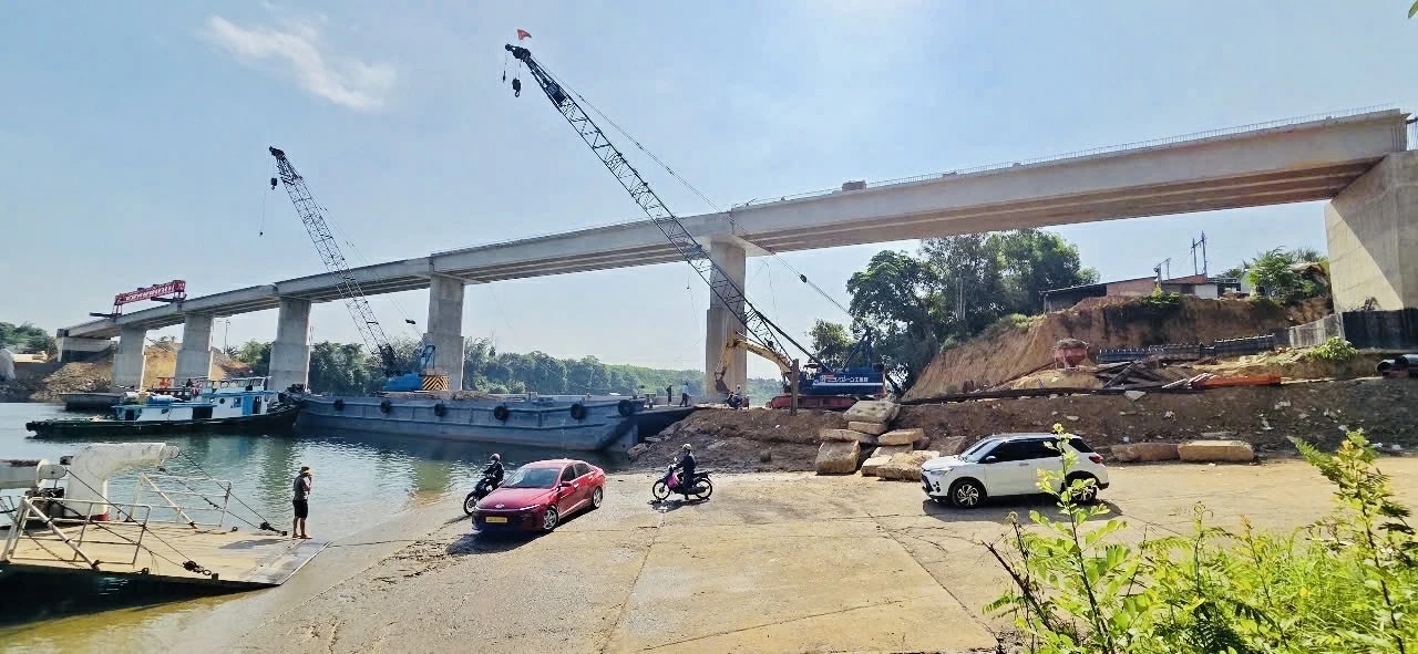 EVN maintains steady construction pace through holidays to ensure national energy security