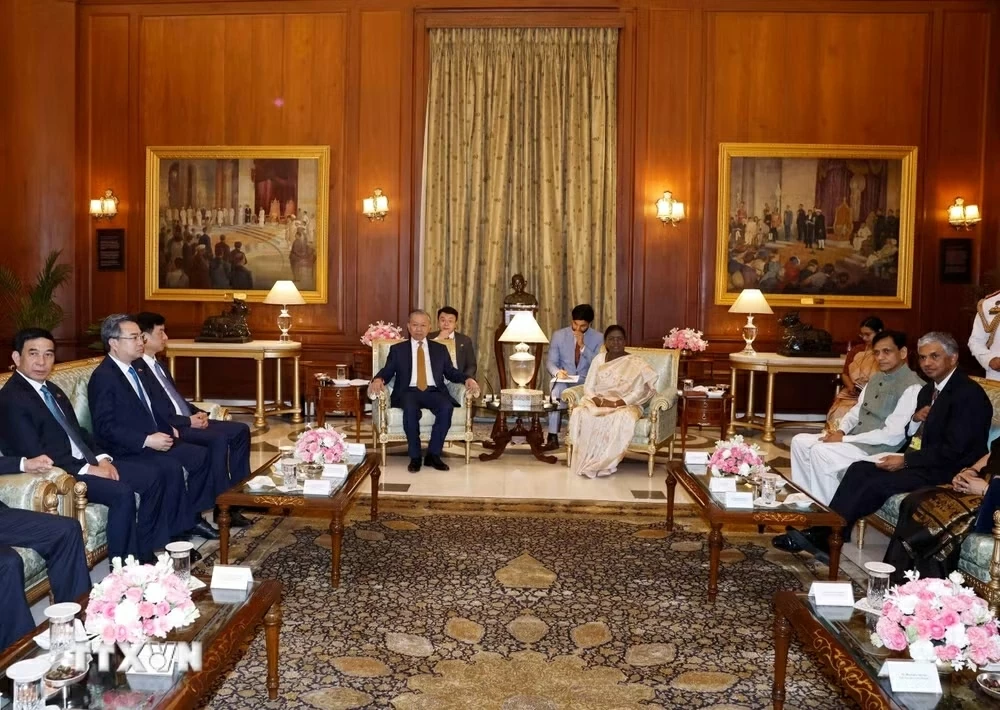 General Secretary, President To Lam meets with Indian President Droupadi Murmu in New Delhi