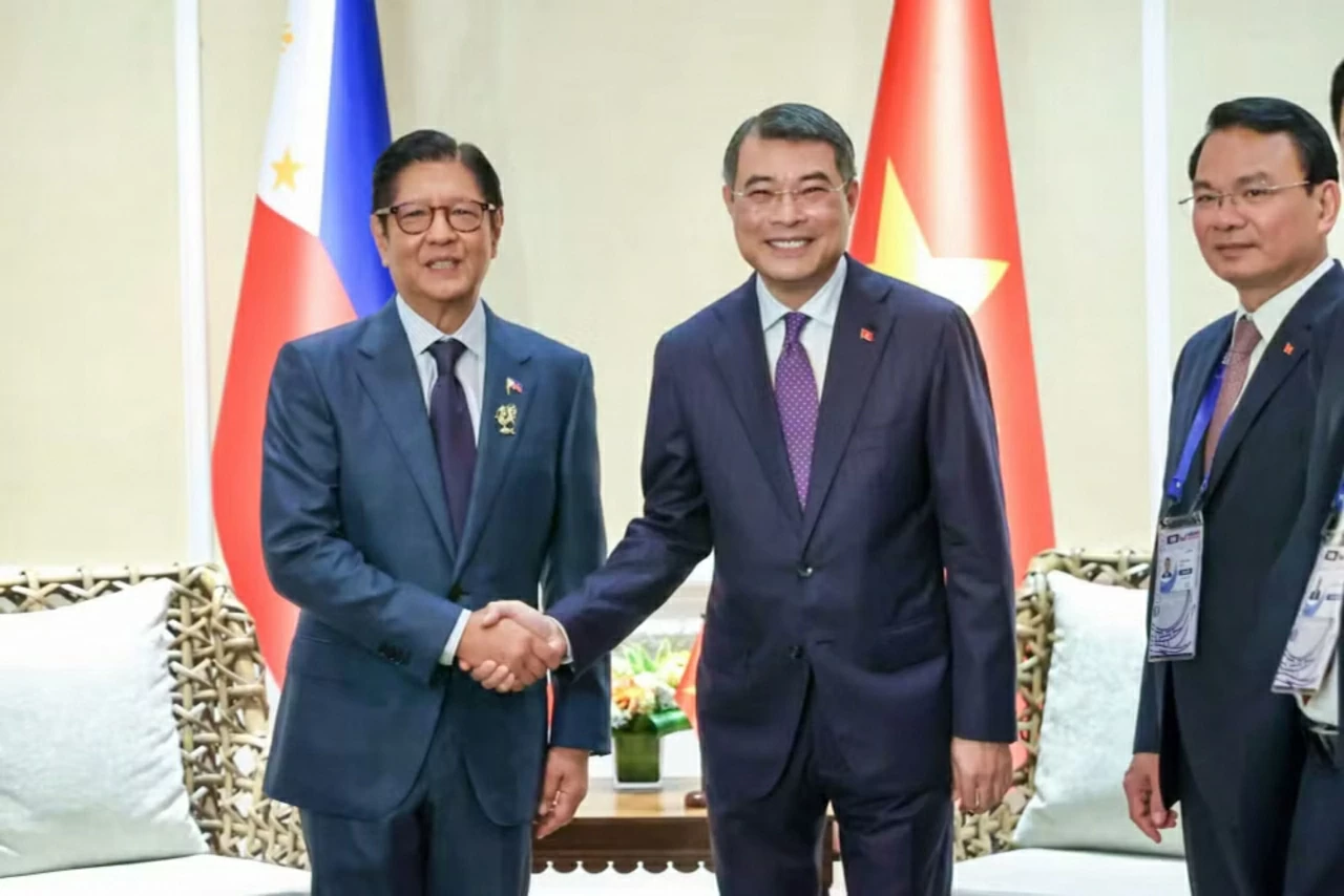 Prime Minister Le Minh Hung holds bilateral meetings during the 48th ASEAN Summit in Cebu