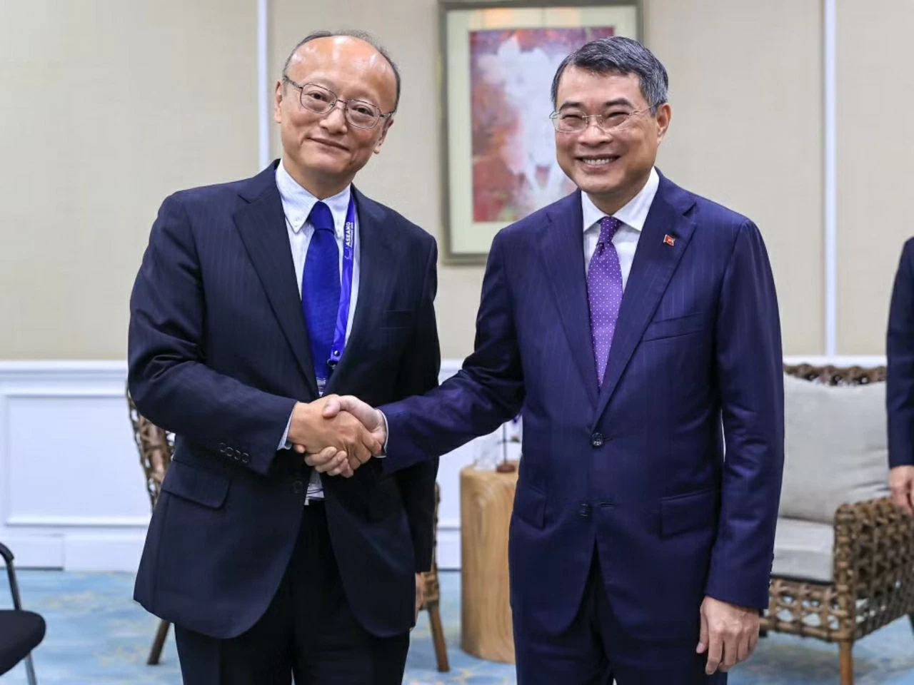 Prime Minister Le Minh Hung holds bilateral meetings during the 48th ASEAN Summit in Cebu