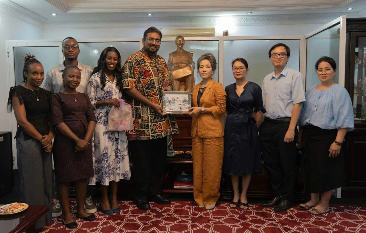 Ambassador Vu Thanh Huyen welcomes Miss World Tanzania 2026 ahead of Miss World Finals in Vietnam Ambassador Vu Thanh Huyen welcomes Miss World Tanzania 2026 ahead of Miss World Finals in Vietnam