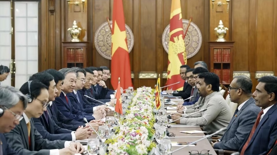 General Secretary, President To Lam holds talks with Sri Lankan President Anura Kumara Dissanayake in Colombo