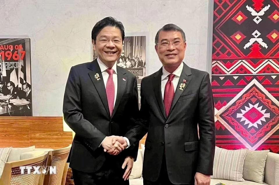 Prime Minister Le Minh Hung holds bilateral meetings with leaders of Singapore, Thailand and Indonesia in Cebu