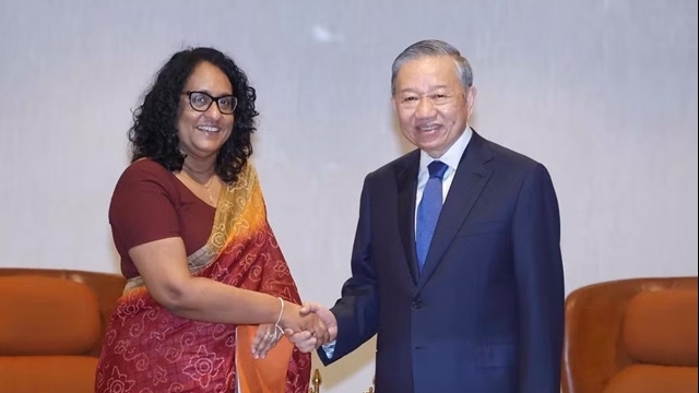 General Secretary, President To Lam meets with Sri Lankan Prime Minister Harini Amarasuriya in Colombo