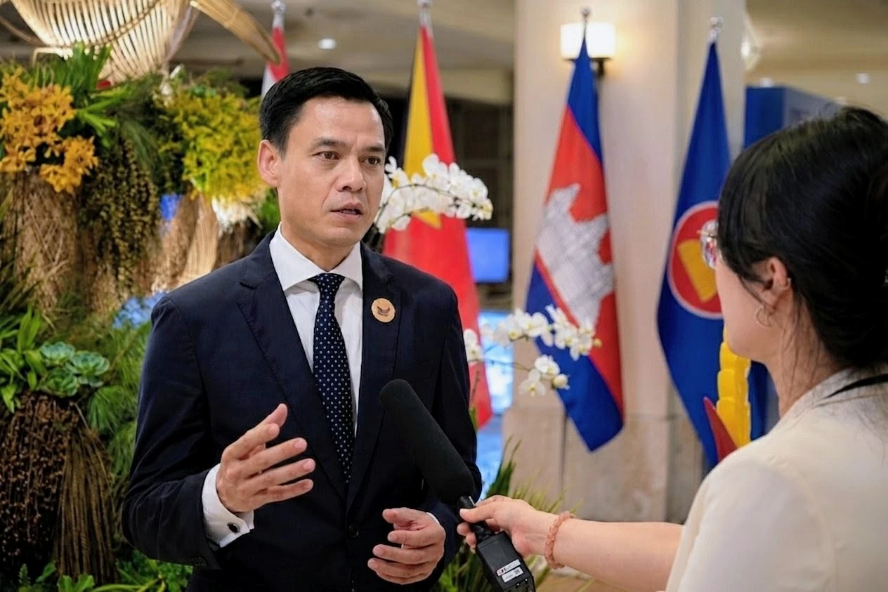 Prime Minister Le Minh Hung’s participation in ASEAN Summit conveys message of a dynamic, strongly rising Vietnam: Deputy FM Dang Hoang Giang Prime Minister Le Minh Hung’s participation in ASEAN Summit conveys message of a dynamic, strongly rising Vietnam: Deputy FM Dang Hoang Giang
