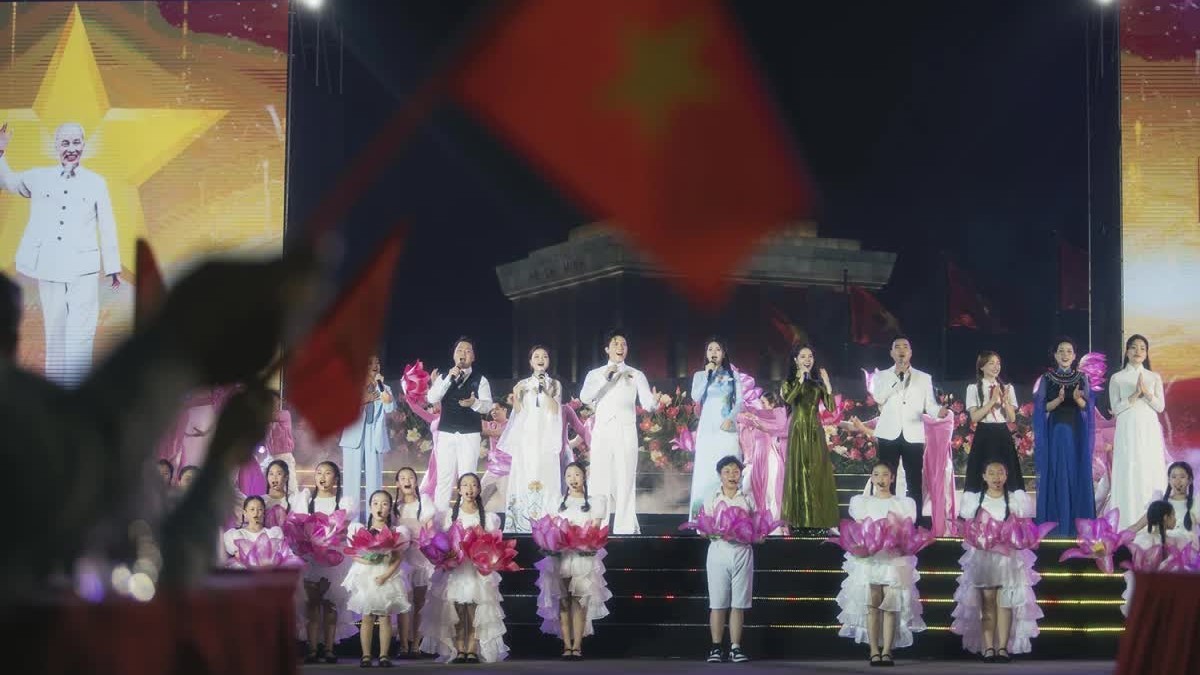 Hanoi organizes numerous art programs to commemorate the 136th birthday of President Ho Chi Minh