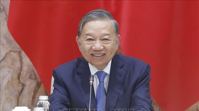 General Secretary, President To Lam holds phone talks with Swiss Confederation President Guy Parmelin
