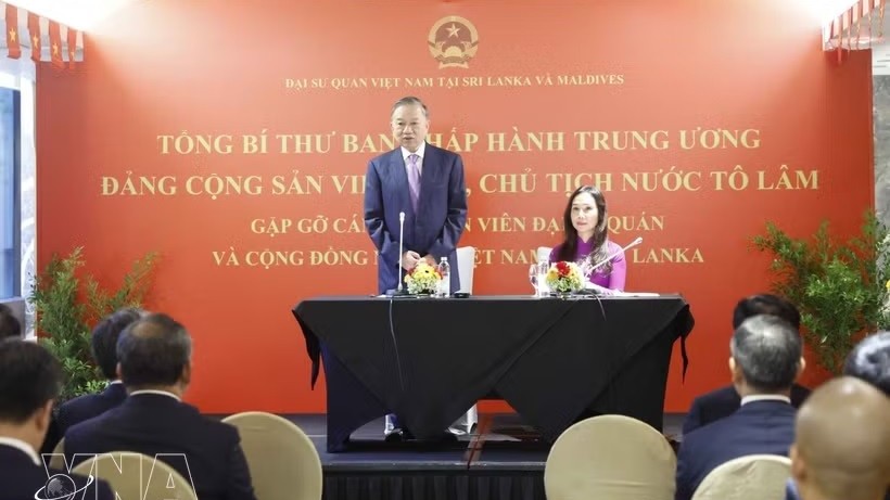 General Secretary, President To Lam meets  Embassy staff, Vietnamese community in Sri Lanka