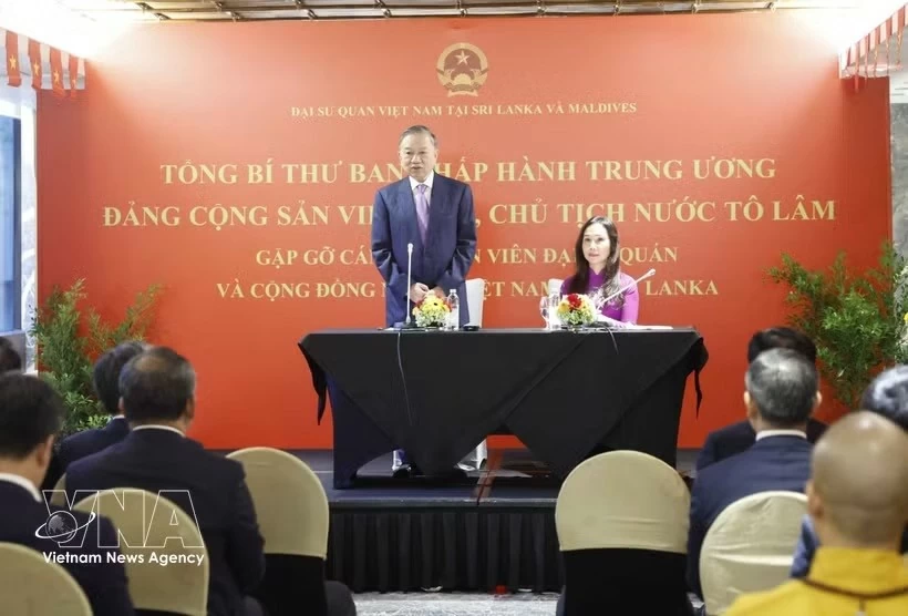 General Secretary, President To Lam meets  Embassy staff, Vietnamese community in Sri Lanka
