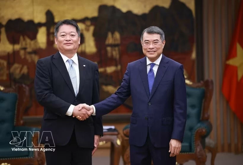 Prime Minister Le Minh Hung received Governor of Japan’s Yamanashi prefecture Nagasaki Kotaro