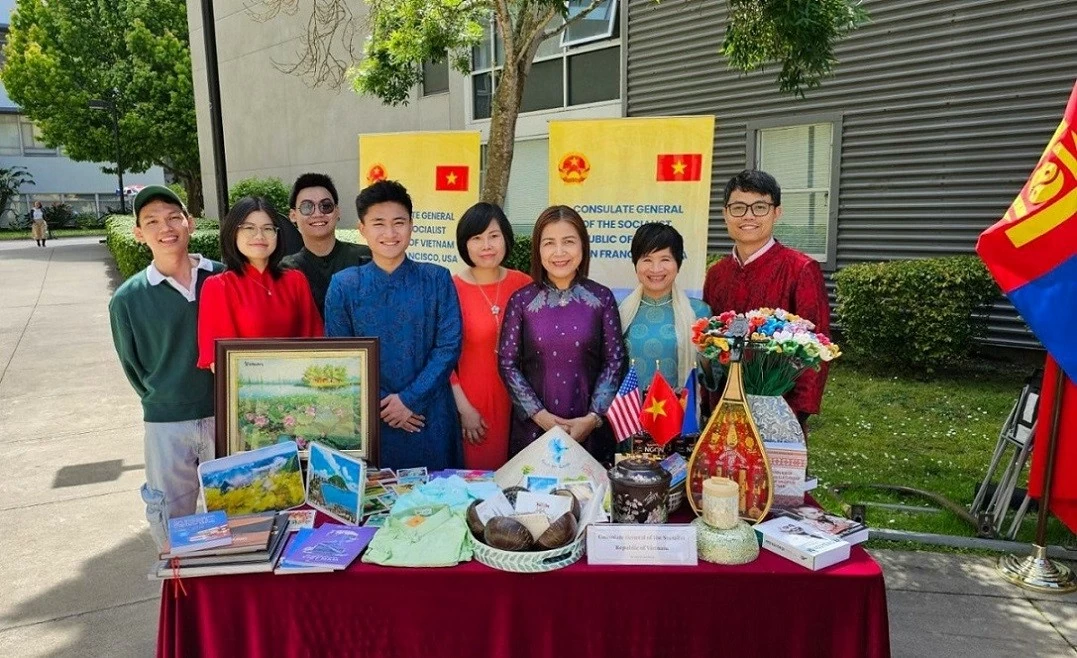Spreading Vietnamese culture at Asian American and Pacific Islander (AAPI) Heritage Month Cultural Festival in San Francisco