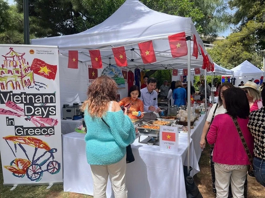 Showcasing Vietnamese culture and image at the 4th ASEAN Plus Friends Bazaar in Greece