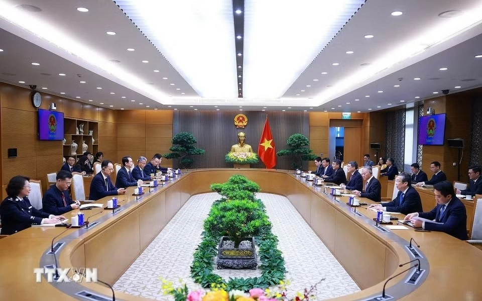 Prime Minister Le Minh Hung receives Chinese Ambassador He Wei