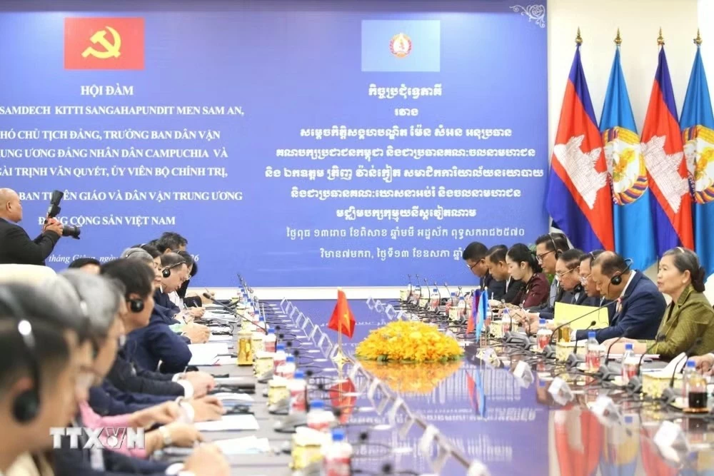 Politburo member Trinh Van Quyet visits Cambodia to strengthen bilateral cooperation