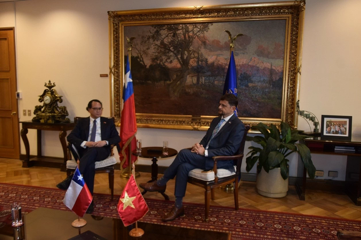 Ambassador Nguyen Viet Cuong promotes legislative cooperation with Chile's new Congress Ambassador Nguyen Viet Cuong promotes legislative cooperation with Chile's new Congress