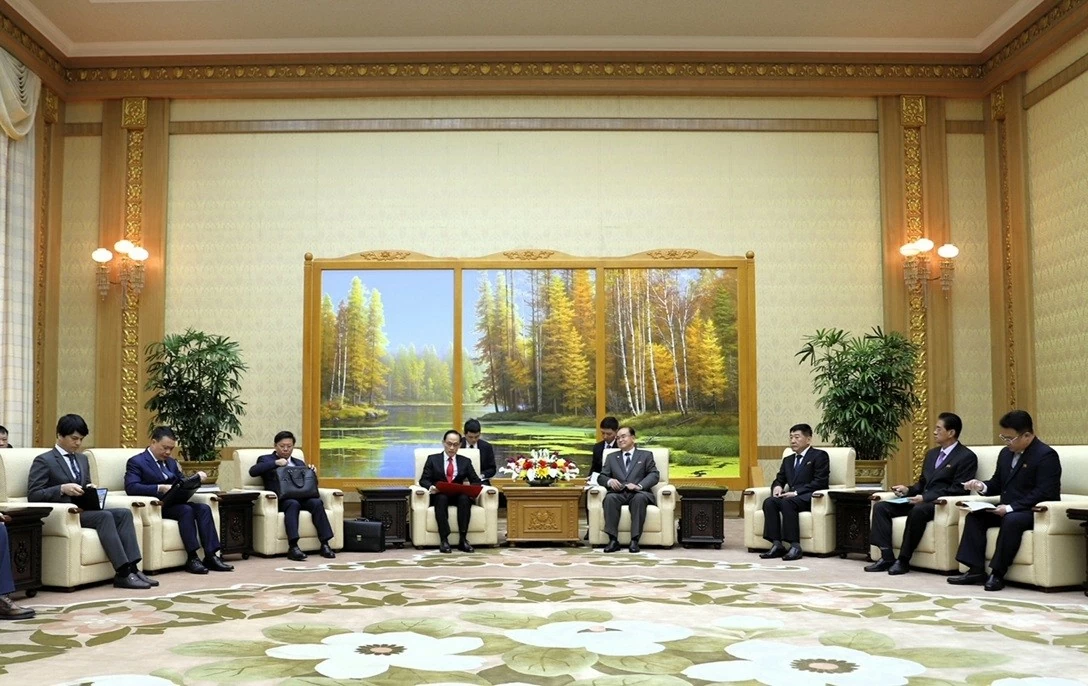 Special Envoy of General Secretary, President To Lam meets with DPRK leaders