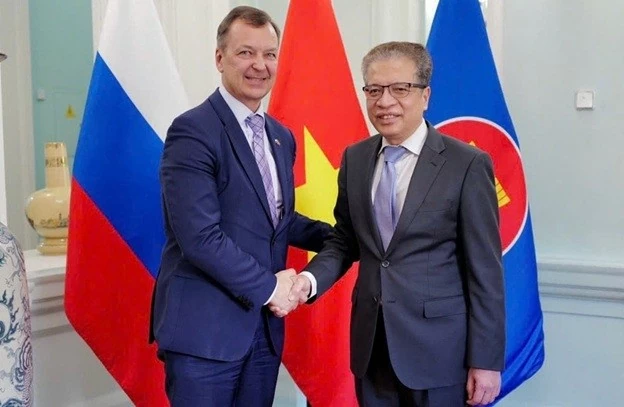 Ambassador Dang Minh Khoi and First Deputy Chairman of the Russian Federation Council discuss bilateral cooperation for 2026 Ambassador Dang Minh Khoi and First Deputy Chairman of the Russian Federation Council discuss bilateral cooperation for 2026