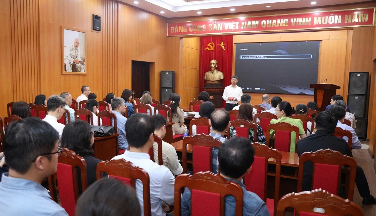 Following President Ho Chi Minh’s example, diplomats uphold dedication in service to the nation and people
