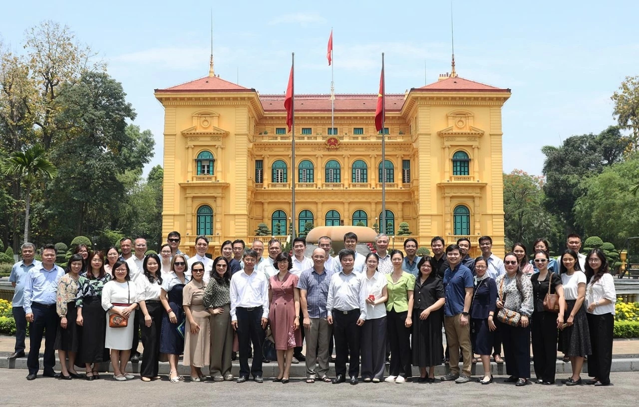 Following President Ho Chi Minh’s example, diplomats uphold dedication in service to the nation and people